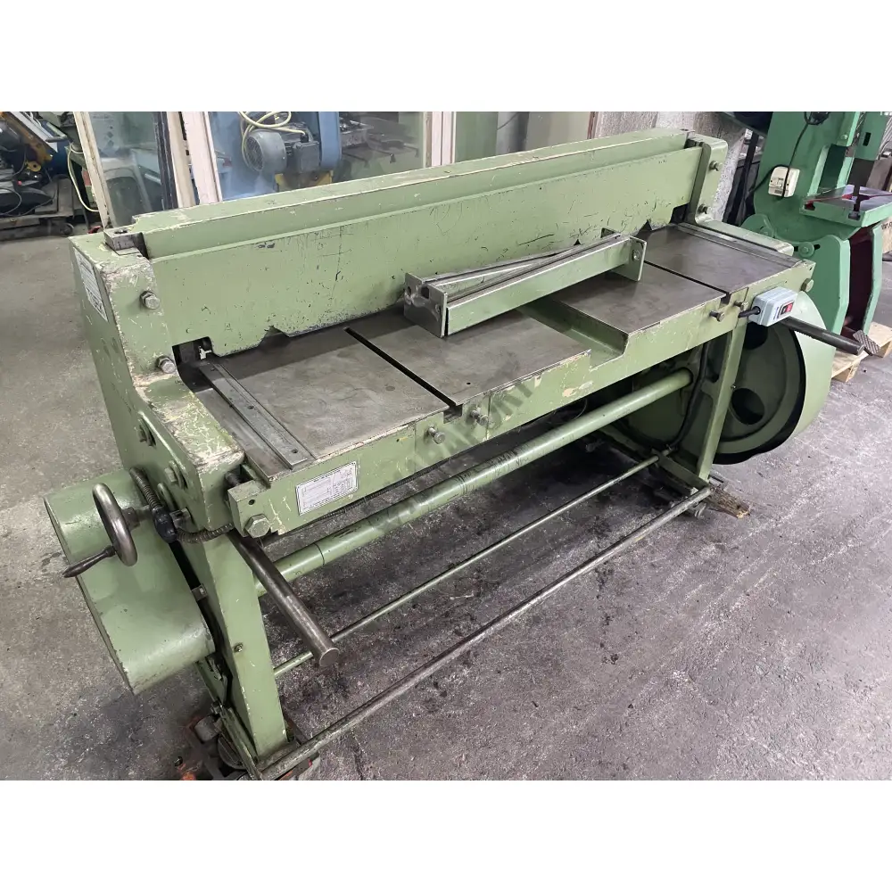 1260'LIK BAYKAL MOTORLU GİYOTİN MAKAS TEZGAHI