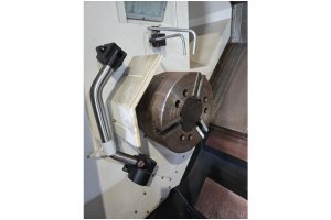 15 inç Arayataklı Hwacheon Hi-Tech 550-AXL CNC Torna Tezgahı