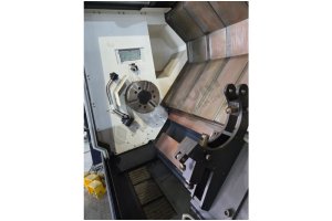 15 inç Arayataklı Hwacheon Hi-Tech 550-AXL CNC Torna Tezgahı