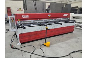 3050 x 4mm Linda Machine NC Kontrollü Rediktörlü Giyotin Makas