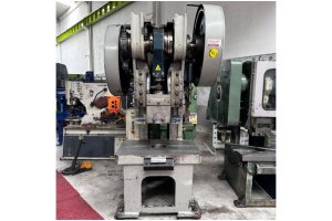 AKSÜT MARKA 125 TON ÇELİK GÖVDE EKSANTRİK PRES