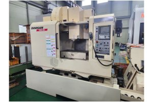 DOOSAN 2010 DNM400 işleme merkezi
