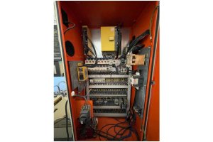 DOOSAN 2010 DNM400 işleme merkezi