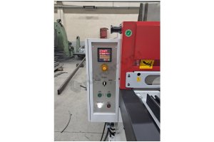 LRGM 3050 x 4mm  NC Kontrollü Rediktörlü Giyotin Makas LİNDA