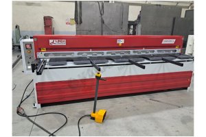 LRGM 3050 x 4mm  NC Kontrollü Rediktörlü Giyotin Makas LİNDA MAC