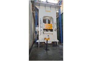 Tomruk Marka 250 Ton Hidrolik Pres Tezgahı